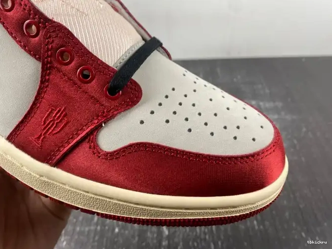 Rep TBkick OG Low 1 x Room Trophy Away Air Jordan FN0432-100 0622